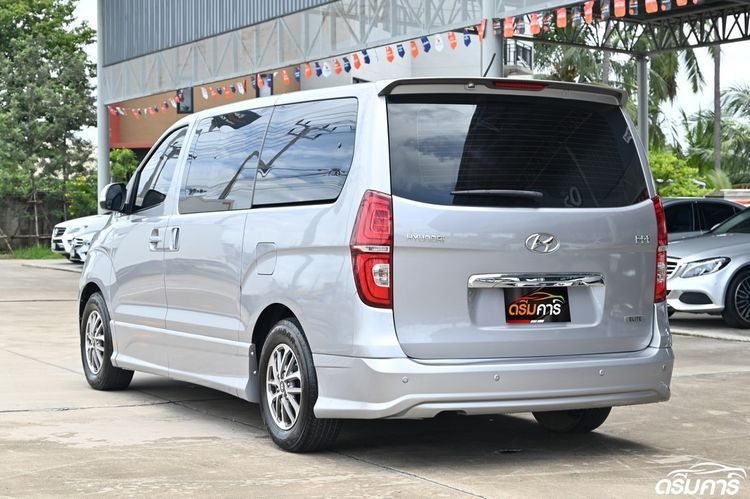 Hyundai H-1  2019 2.5 Elite Van ดีเซล ไม่ติดแก๊ส เกียร์อัตโนมัติ บรอนซ์เงิน รูปที่ 3