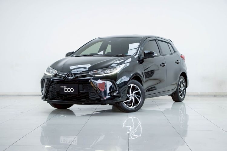 รถ Toyota Yaris 1.2 Sport Premium สี ดำ