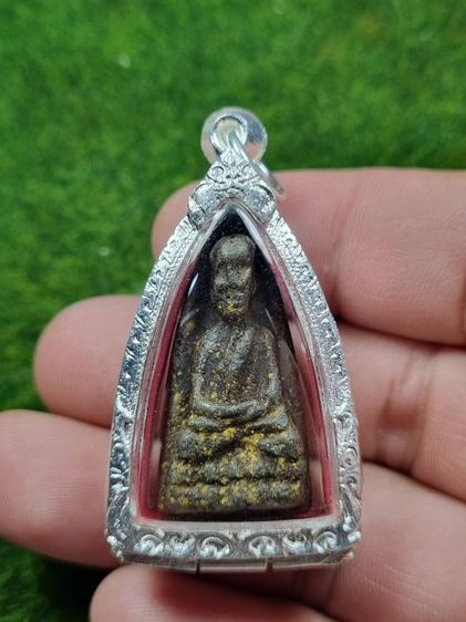 พระหลวงปู่ทวดเนื้อว่านพิมพ์ชลูดเก่า