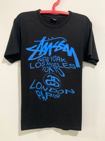 อื่นๆ แขนสั้น อื่นๆ อื่นๆ เสื้อยืด STUSSY แท้ 💯 size S วัดจริงขนาด อก 20.5 ยาว 28 นิ้ว สภาพใหม่มาก สีดำเข้ม ลายสวย เนื้อผ้านิ่มมาก หายากน่าสะสมครับ