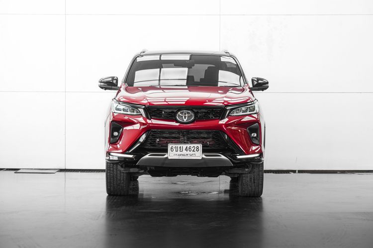 Toyota Fortuner 2021 2.4 Legender Black Top 4WD Sedan ดีเซล ไม่ติดแก๊ส เกียร์อัตโนมัติ แดง รูปที่ 3