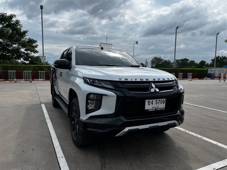 ไทรทั่น แอทลีท  รถบ้านแท้ๆ