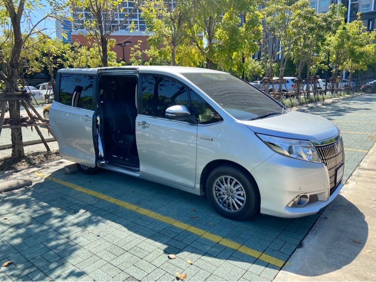Toyota Esquire 2017 1.8 Hybrid Gi Van ไฮบริด เกียร์อัตโนมัติ บรอนซ์เงิน