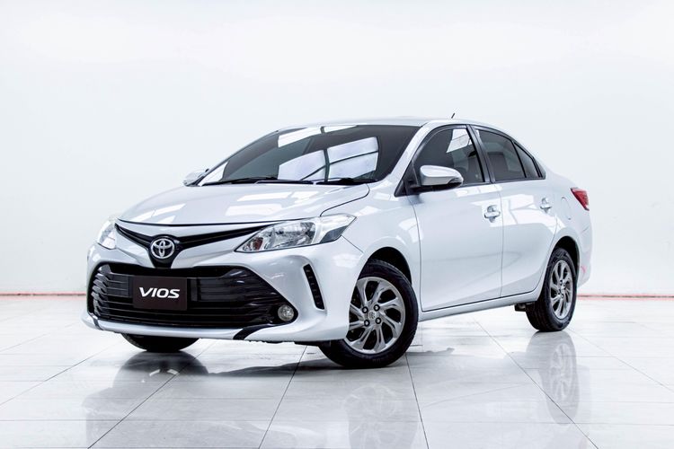 รถ Toyota Vios 1.5 E สี เทา