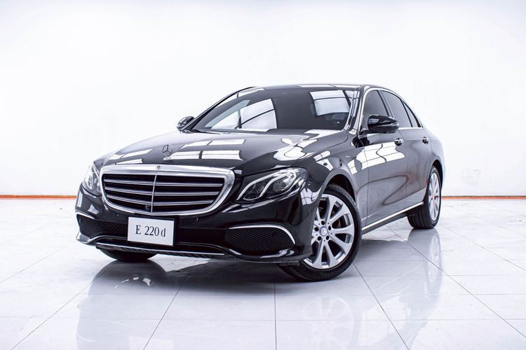 รถ Mercedes-Benz E-Class E220 สี ดำ