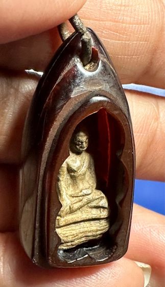 พระรอด เนื้อเขียวหินครก เลี่ยมโบราณ รูปที่ 7