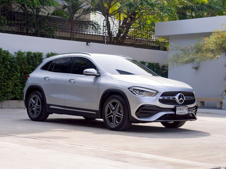 รถ Mercedes-Benz GLA-Class GLA200 สี ขาว