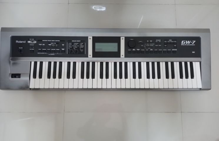 คีย์บอร์ด Roland gw7