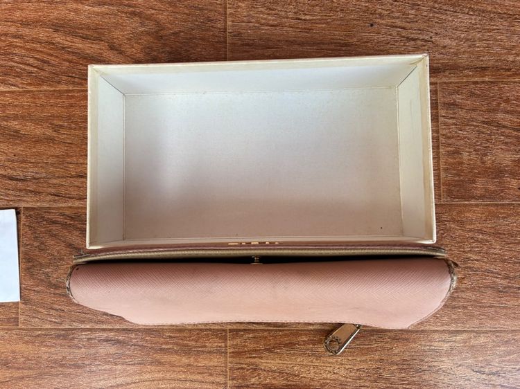 DKNY กรเป๋าสตางค์ รูปที่ 4