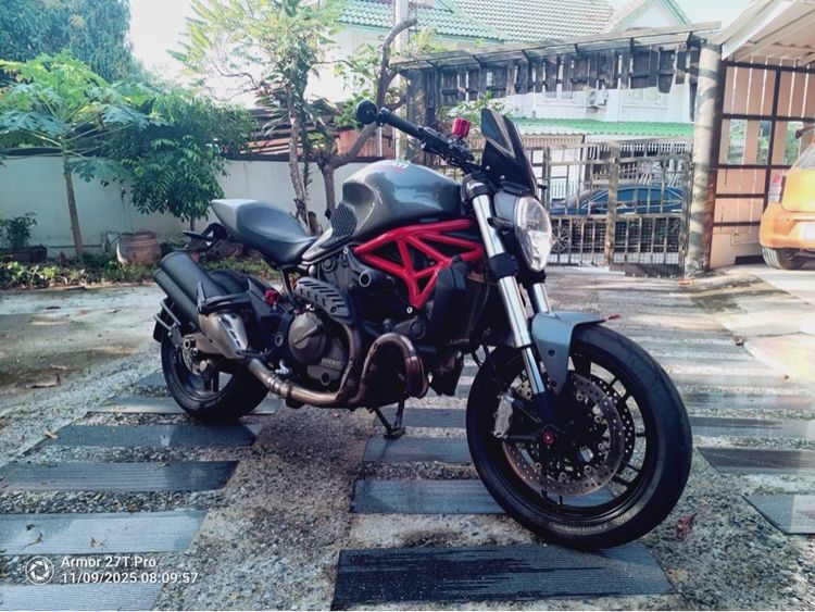 Ducati Monster 821