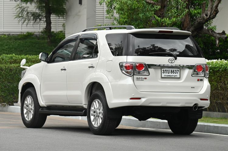 Toyota Fortuner 2014 3.0 V Utility-car ดีเซล ไม่ติดแก๊ส เกียร์อัตโนมัติ ขาว รูปที่ 3