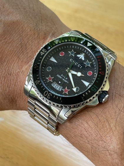 GUCCI Dive XL Swiss 45 mm Stainless Steel Black Dial Men’s 's Quartz Watch YA136221 รูปที่ 15