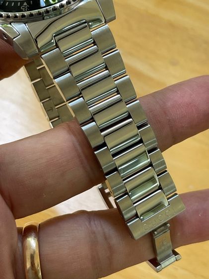 GUCCI Dive XL Swiss 45 mm Stainless Steel Black Dial Men’s 's Quartz Watch YA136221 รูปที่ 10