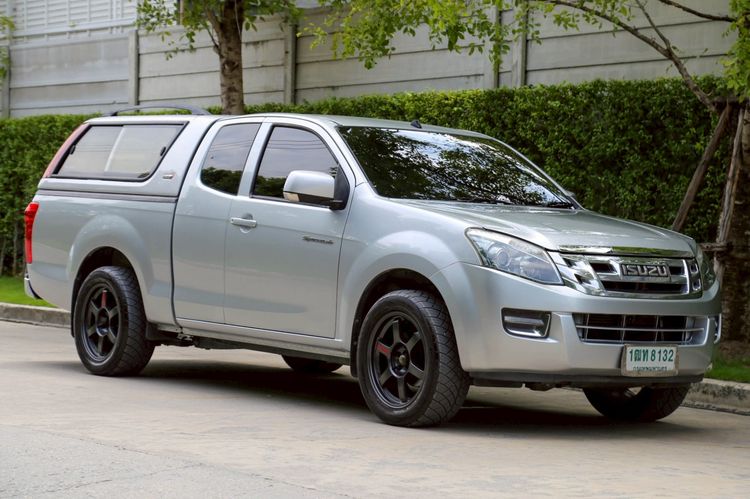 Isuzu D-MAX 2015 2.5 L Pickup ดีเซล ไม่ติดแก๊ส เกียร์ธรรมดา เทา รูปที่ 2