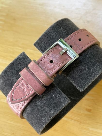 GUCCI G Timeless Watch Ladies Swiss Quartz 126.5 YA126578 Pink Dial 27 mm Leather Strap  รูปที่ 7