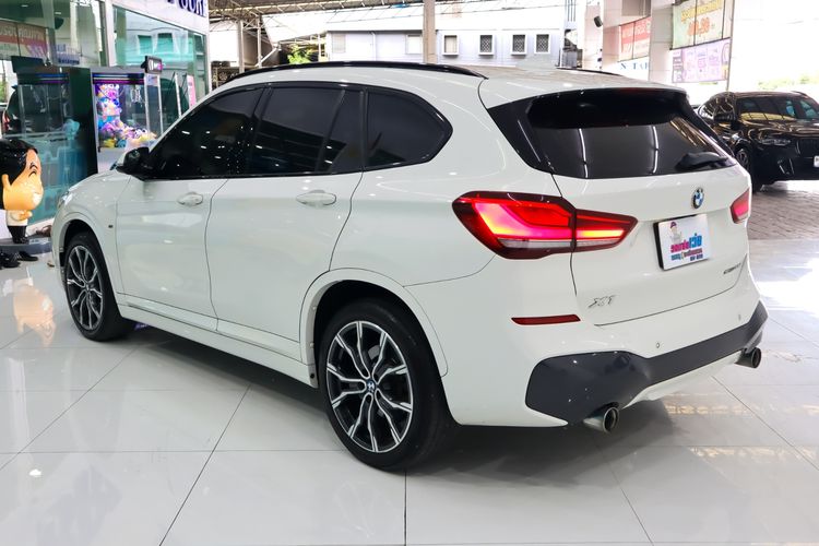 BMW X1 2020 2.0 sDrive20d M Sport Utility-car ดีเซล ไม่ติดแก๊ส เกียร์อัตโนมัติ ขาว รูปที่ 4