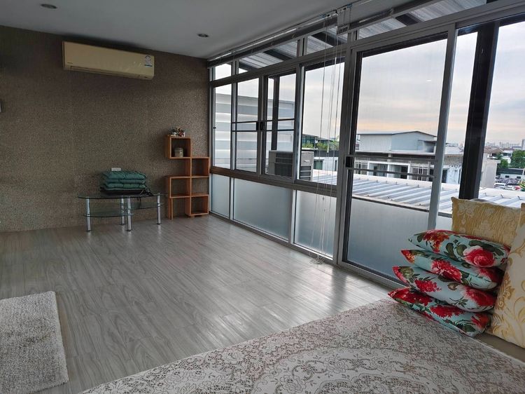 Sansiri มีบางส่วน 2013 โครงการ บีสแควร์ เหม่งจ๋าย พระราม9