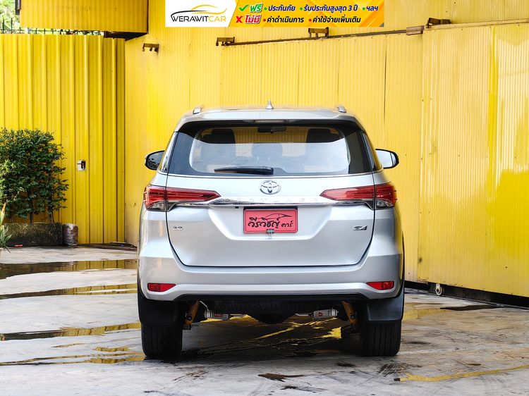 Toyota Fortuner 2016 2.8 V 4WD Utility-car ดีเซล ไม่ติดแก๊ส เกียร์อัตโนมัติ บรอนซ์เงิน รูปที่ 4