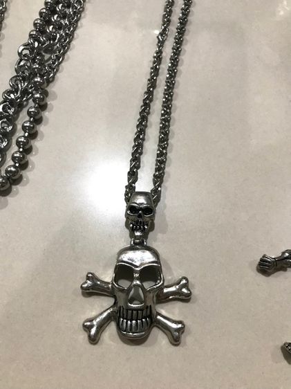 สร้อยคอแนวๆ สแตนเลส มือสอง สภาพดีมาก รูปที่ 3