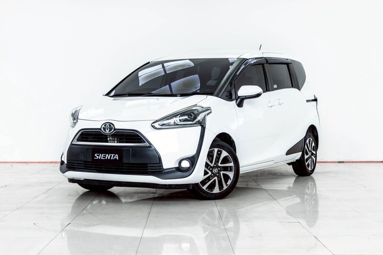Toyota Sienta 2017 1.5 V Utility-car เบนซิน ไม่ติดแก๊ส เกียร์อัตโนมัติ ขาว