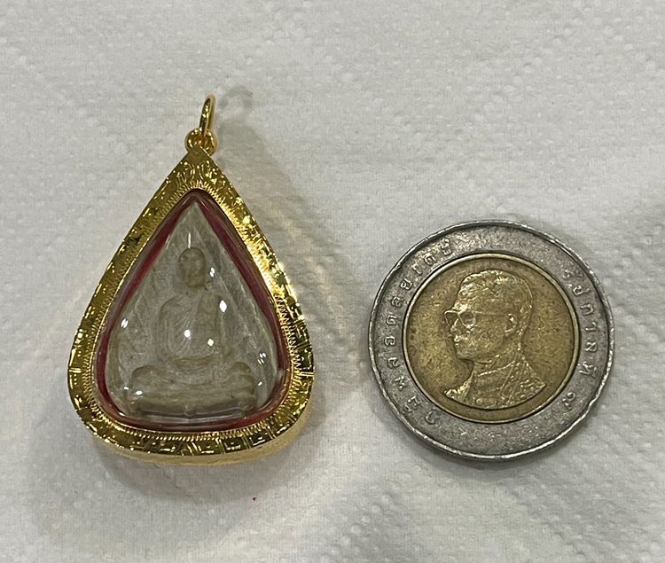 หลวงปูโต๊ะ รูปเหมือนใบโพธิ์เนื้อเกสร หลังยันต์ตรี 2523 พร้อมกรอปทองแท้มือ 1 รูปที่ 10