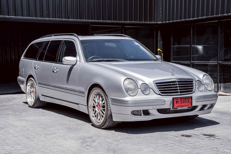 รถ Mercedes-Benz E-Class E240 สี เทา