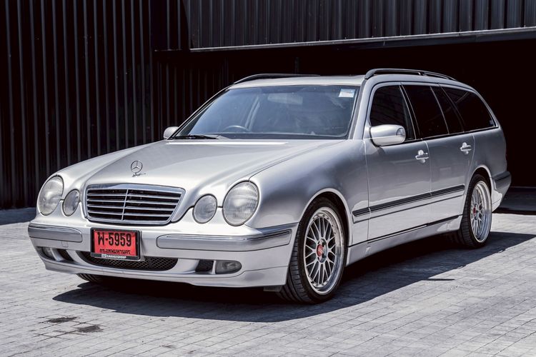 Mercedes-Benz E-Class 2002 E240 Sedan เบนซิน ไม่ติดแก๊ส เกียร์อัตโนมัติ เทา รูปที่ 3