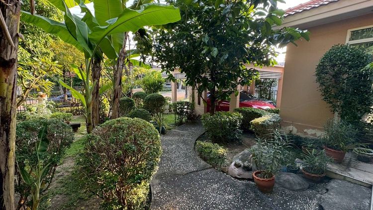 Land and Houses มีบางส่วน สร้างเสร็จก่อน 2010 บ้านเดี่ยว 2 ชั้น บ้านปาริชาต สุวินทวงศ์ โครงการแลนด์แอนด์เฮาส์ ถนน คุ้มเกล้า  รูปที่ 4