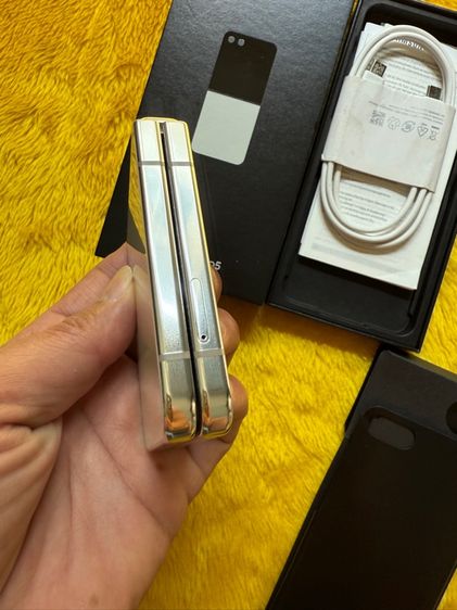 Samsung Z Flip5-512GB รูปที่ 4