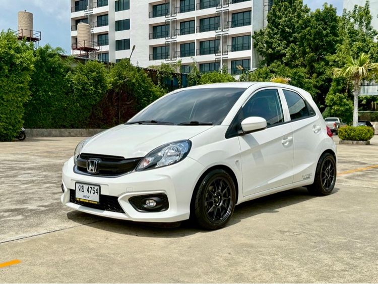รถ Honda Brio 1.2 V สี ขาว
