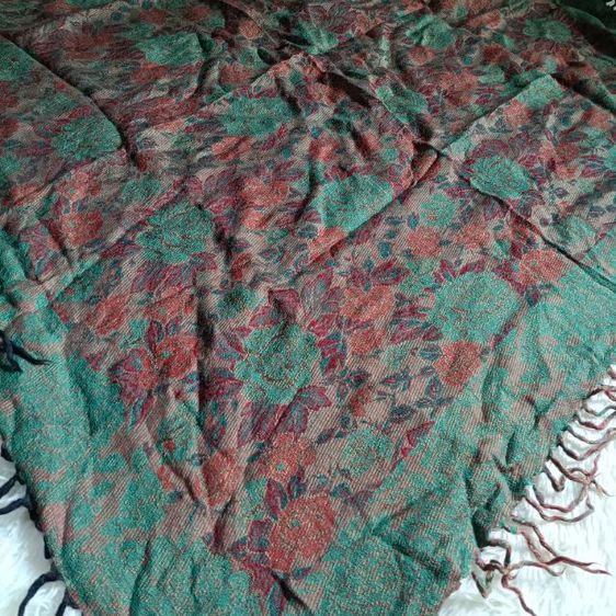 ผ้าคลุมไหล่แบรนด์เนมมือสอง รูปที่ 4