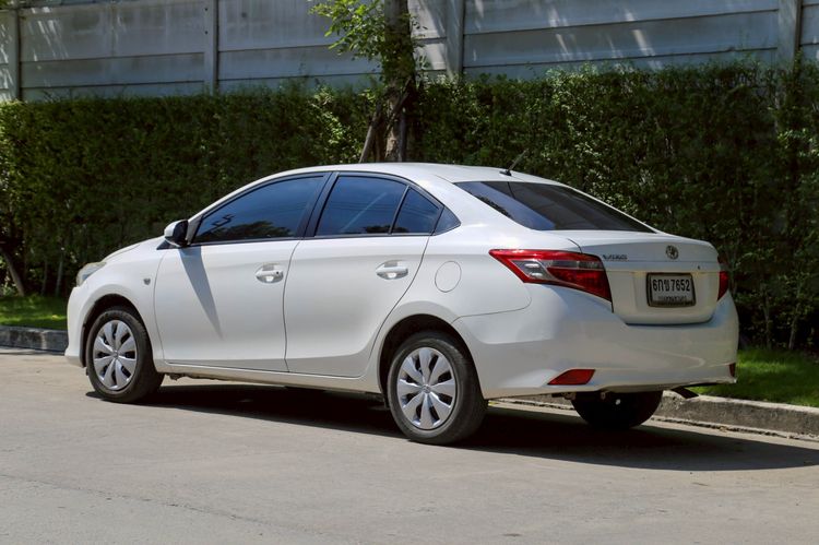 Toyota Vios 2017 1.5 J Sedan เบนซิน ไม่ติดแก๊ส เกียร์อัตโนมัติ ขาว รูปที่ 4