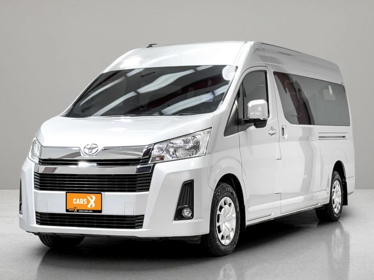 รถ Toyota Commuter 2.8 สี บรอนซ์เงิน