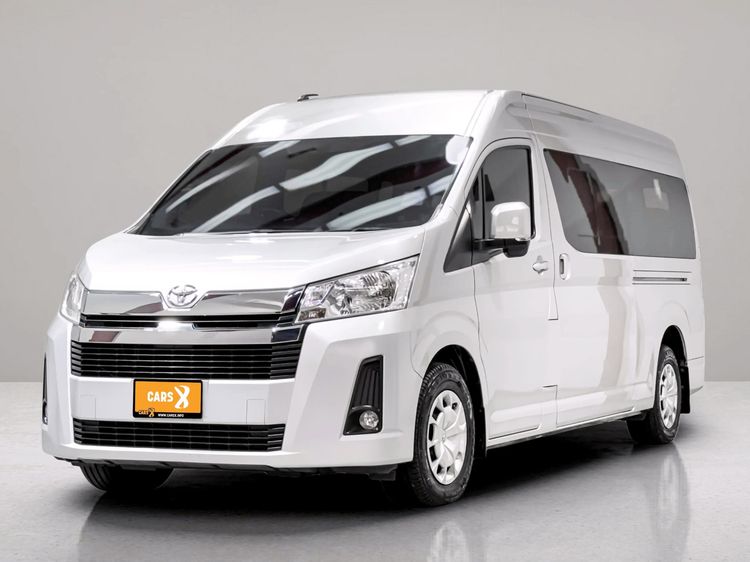 รถ Toyota Commuter 2.8 สี บรอนซ์เงิน