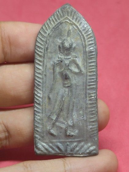 พระลีลาหลังเข็ม