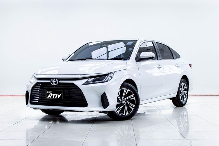 Toyota Yaris ATIV 2023 1.2 Premium Sedan เบนซิน ไม่ติดแก๊ส เกียร์อัตโนมัติ ขาว รูปที่ 4