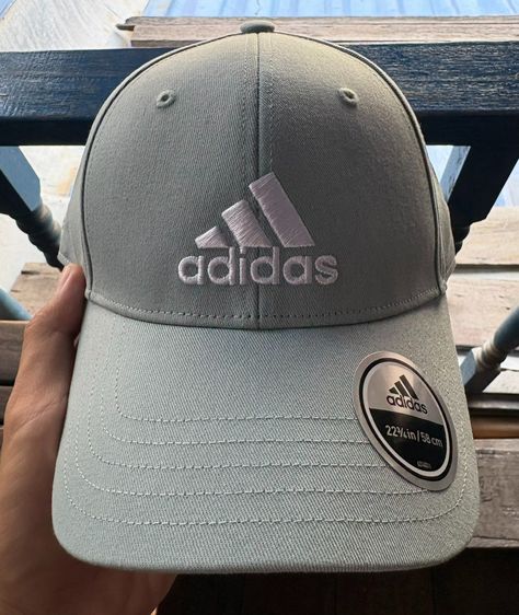 หมวก adidas สีเทา 