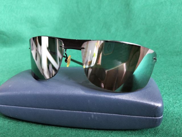 แว่นตากันแดดทรงสปอร์ต Unisex แบรนด์ Skagen รุ่น 53BLGR made in Denmark ขนาดหน้ากว้าง 13.5ซม.ความยาวของก้าน 13.5.ซม.กระจกเคลือบสองชั้นกัน UV  รูปที่ 4