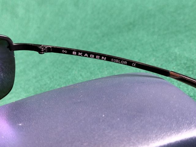 แว่นตากันแดดทรงสปอร์ต Unisex แบรนด์ Skagen รุ่น 53BLGR made in Denmark ขนาดหน้ากว้าง 13.5ซม.ความยาวของก้าน 13.5.ซม.กระจกเคลือบสองชั้นกัน UV  รูปที่ 10