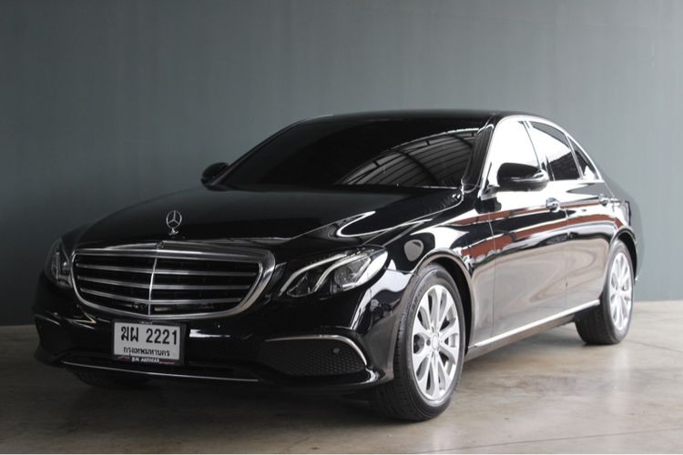 รถ Mercedes-Benz E-Class E220 สี ดำ