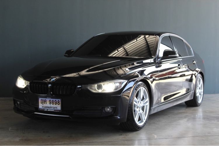 BMW Series 3 2014 320d Sedan ดีเซล ไม่ติดแก๊ส เกียร์อัตโนมัติ ดำ