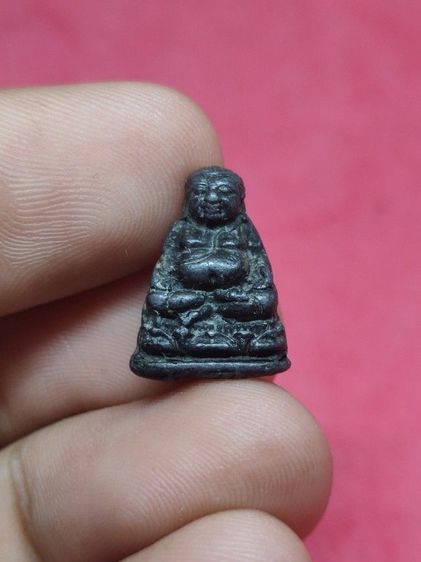 หลวงพ่อหลิว วัดไร่เเตงทอง