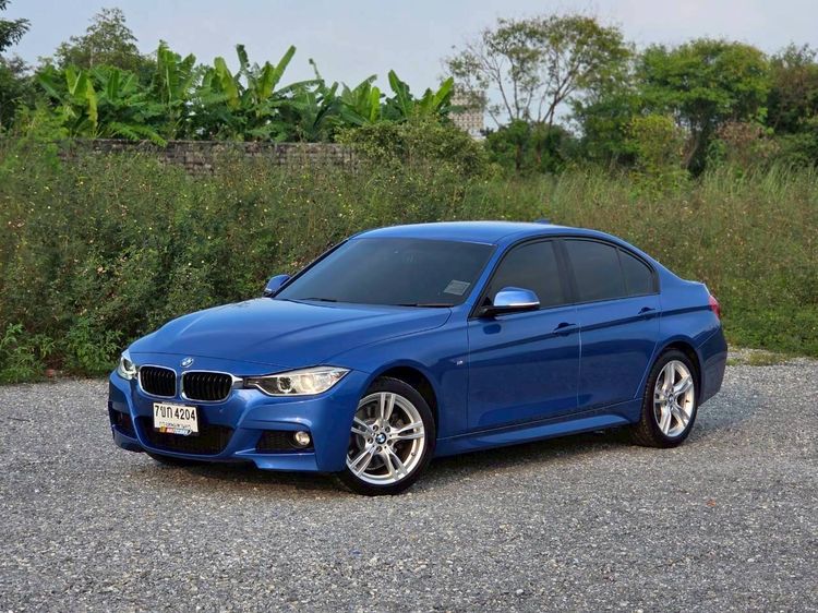 รถ BMW Series 3 328i สี น้ำเงิน