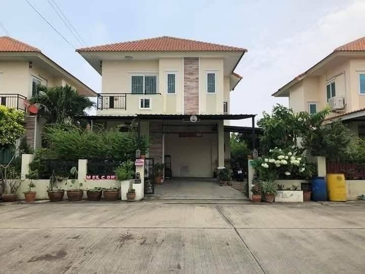 หมู่บ้าน ลภาวัน 19 รัตนาธิเบศร์ - ราชพฤกษ์ บ้านแฝด