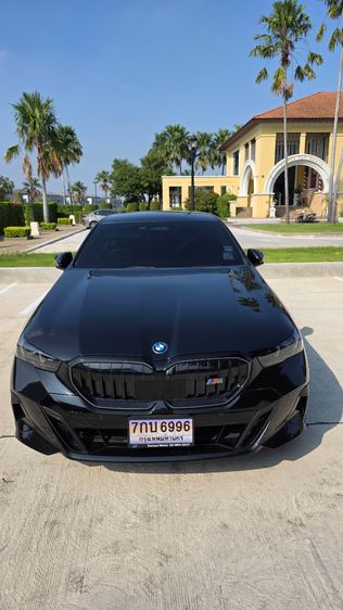 รถ BMW Series 5 530e สี ดำ