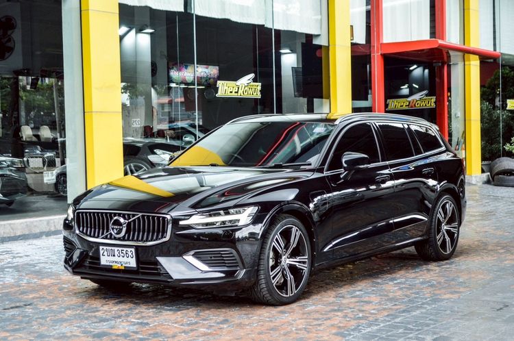 รถ Volvo V60 2.0 T8 Inscription 4WD สี ดำ