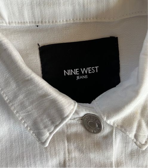 ☘️เสื้อยีนส์สีขาว แบรนด์ดัง Ninewest รูปที่ 5