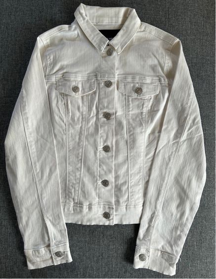 ☘️เสื้อยีนส์สีขาว แบรนด์ดัง Ninewest รูปที่ 2