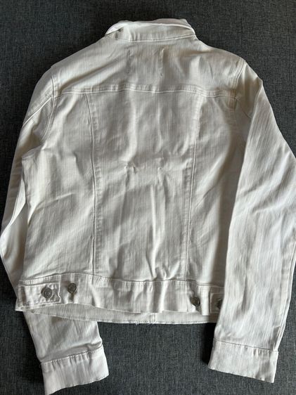 ☘️เสื้อยีนส์สีขาว แบรนด์ดัง Ninewest รูปที่ 4