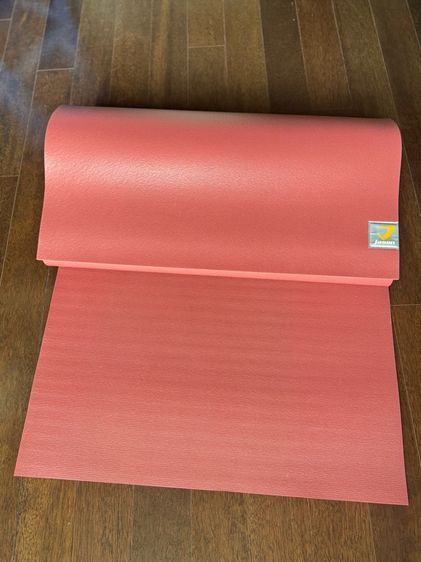 โยคะและพิลาทิส ไม่ระบุ ขายถูกกกก เสื่อโยคะ Jason สีแดงเลือดนกและสีดำ ใช้น้อย สภาพ 95